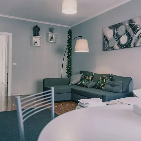 Ama 5 Minuti Dal Colosseo Apartment Rome