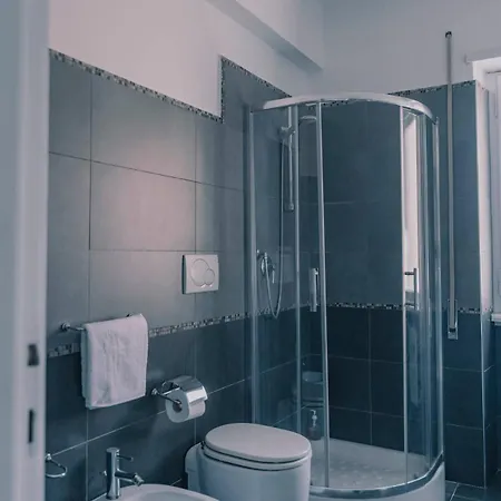 Ama 5 Minuti Dal Colosseo Apartment *